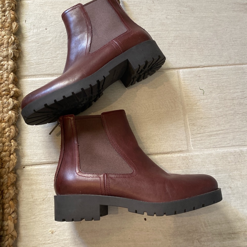 Brown leather Chelsea boots